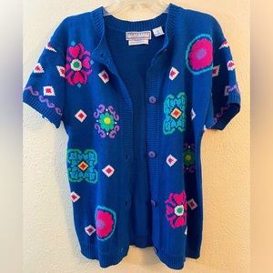 Vntg Short Sleeve Blue Multicolored geometric Floral buttonup knit cardigan